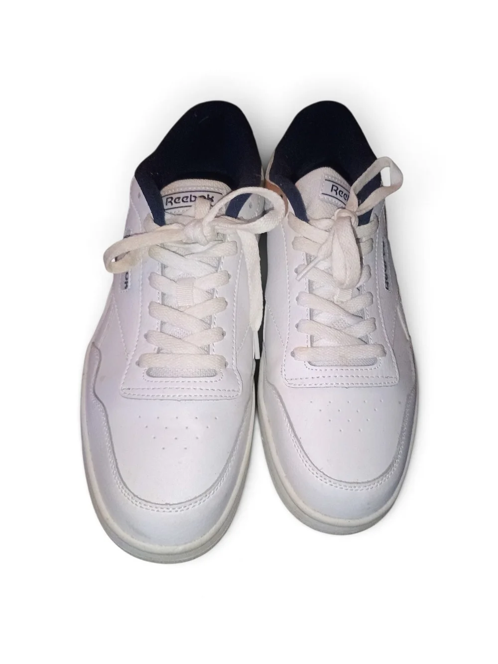 Reebok Men’s White Low-Top Sneakers with Black Collar